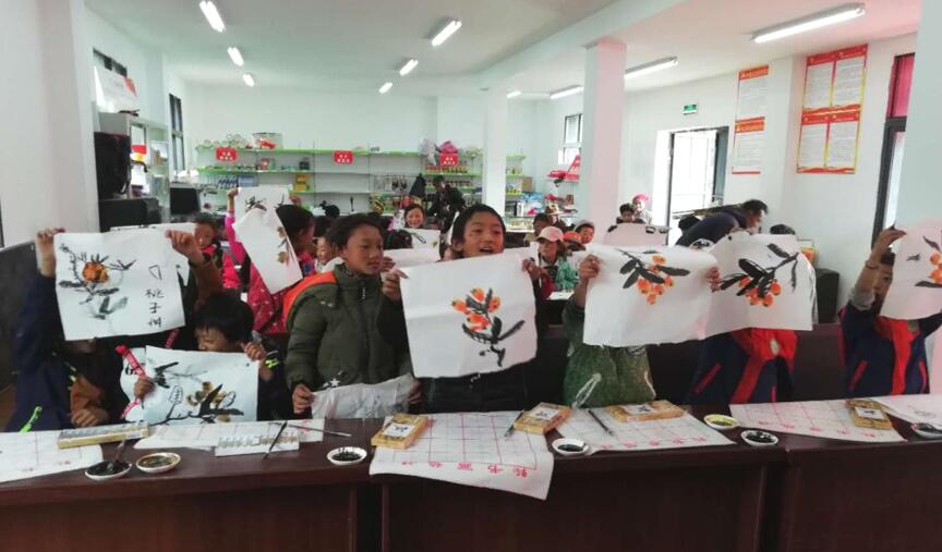 脱贫攻坚 必发888创新公司捐建麻格同村“儿童天地”正式开园