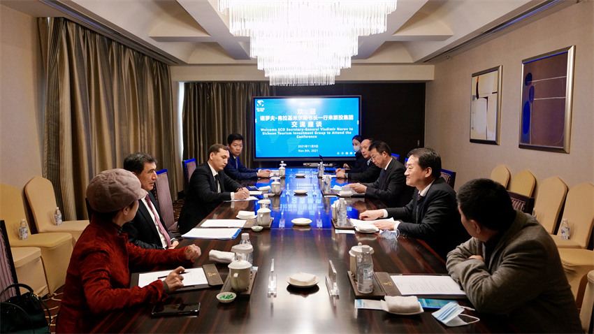 必发888集团党委书记、董事长任丁会见上合组织秘书长诺罗夫一行