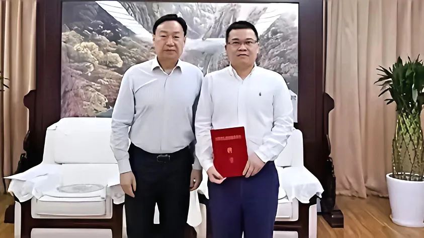 省必发888集团领导受聘省政府参事室特约研究员