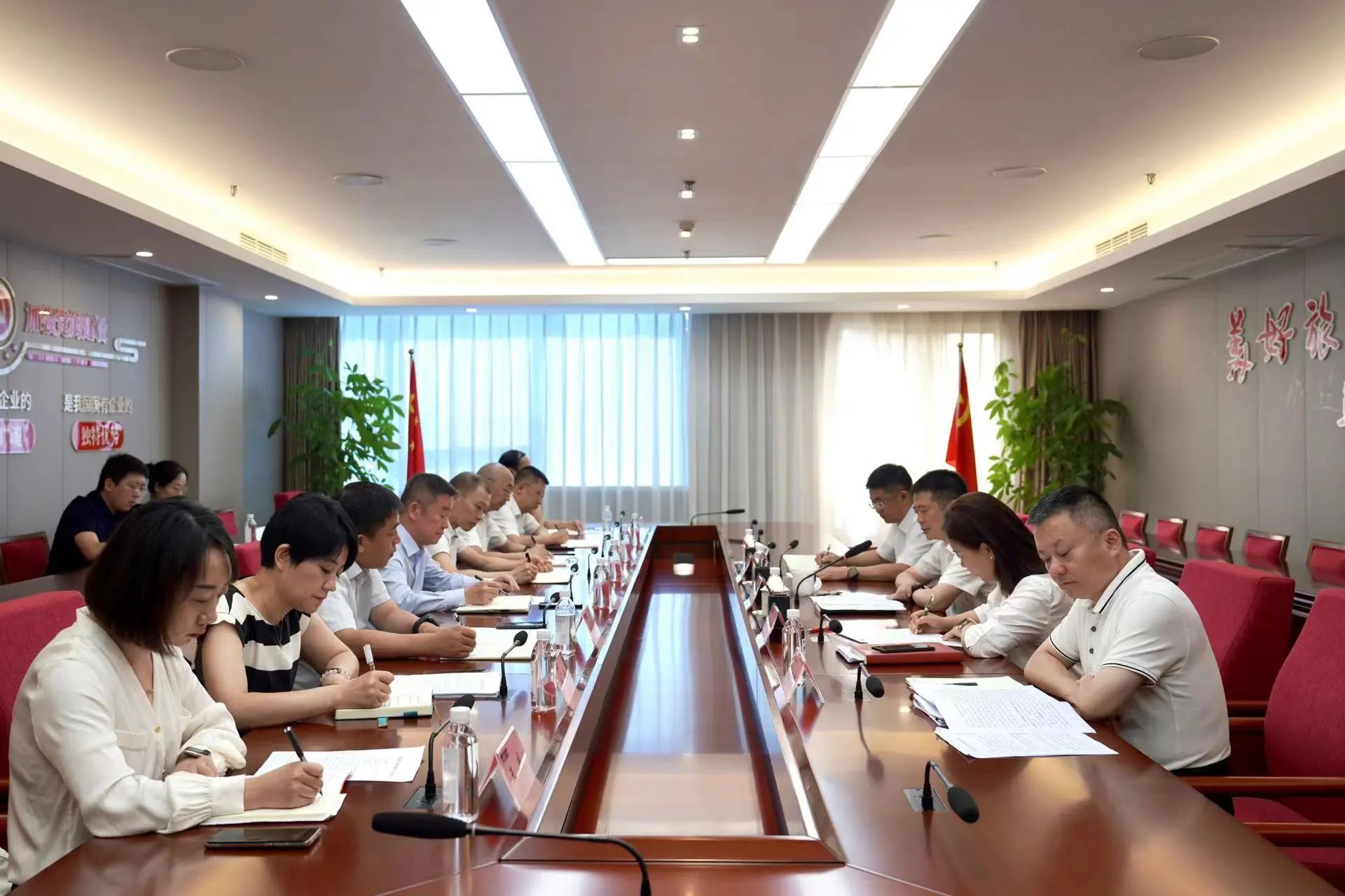 省必发888集团召开新任职干部任前集体谈话会